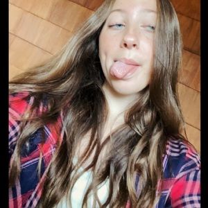 Meet your Posher, Ella